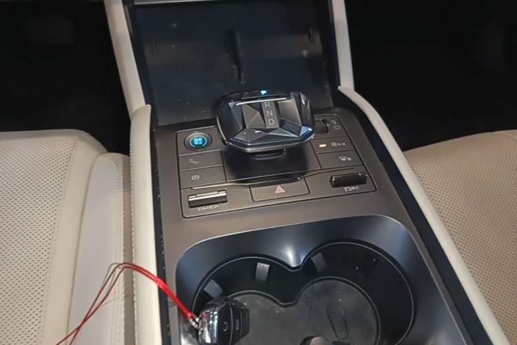 Used BYD Qin L 2024 DM-i 120KM Beyond Model Gear Lever