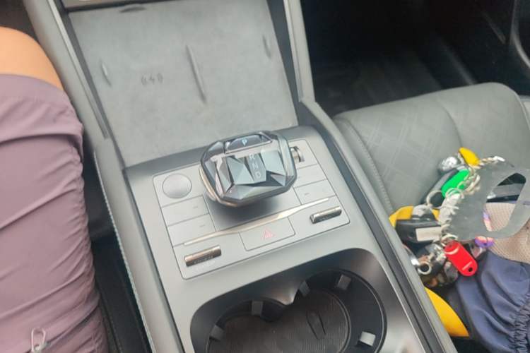 Used BYD Qin L 2024 DM-i 120KM Excellence Model Gear Lever