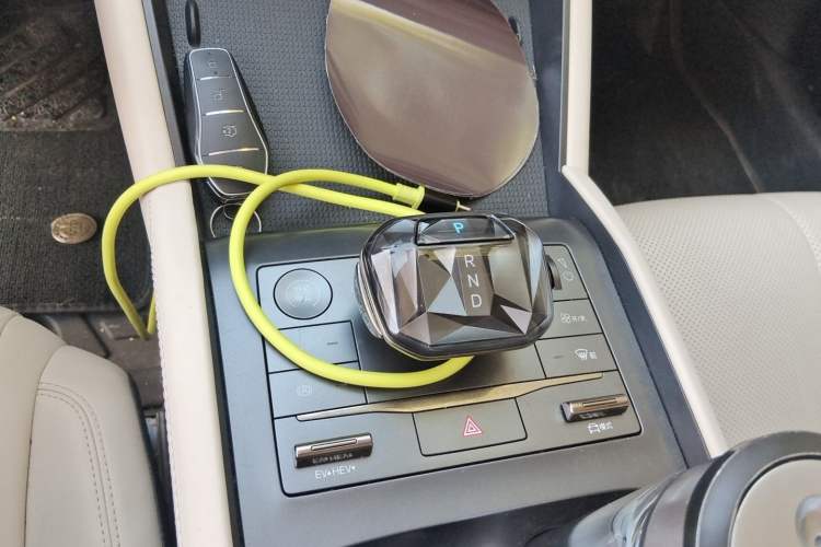 Used BYD Qin L 2024 DM-i 120KM Leading Model Gear Lever