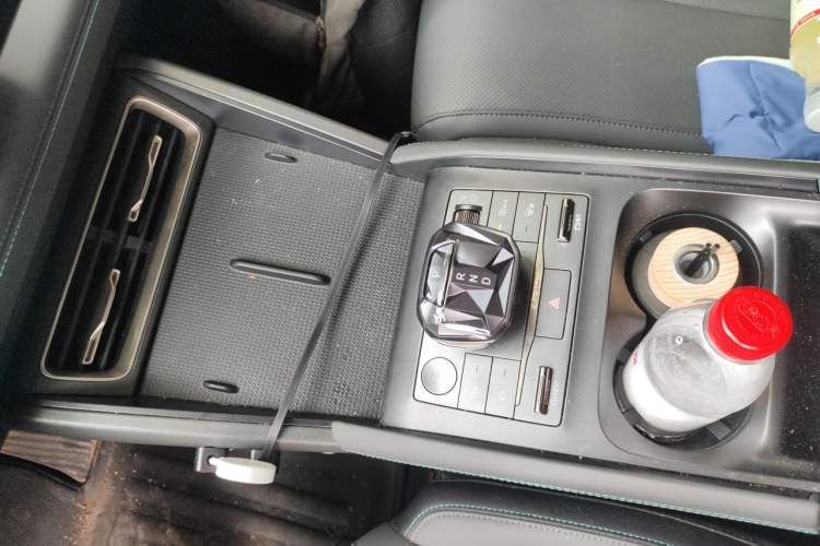 Used BYD Qin L 2024 DM-i 80KM Leading Model Gear Lever