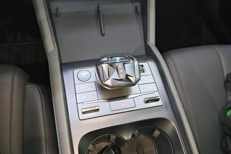 Used BYD Qin L 2024 DM-i 80KM Beyond Model Gear Lever