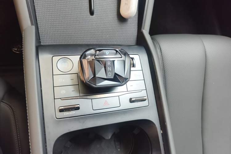Used BYD Qin L 2024 DM-i 80KM Beyond Model Gear Lever