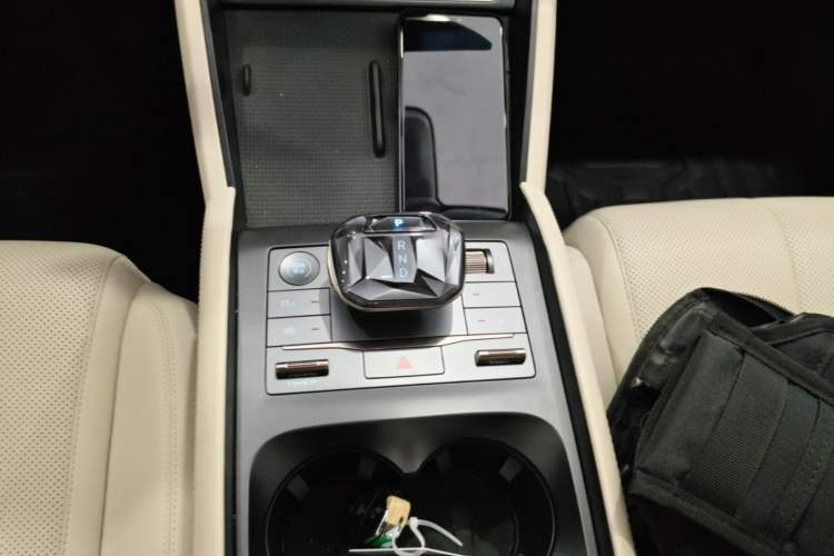 Used BYD Qin L 2024 DM-i 80KM Leading Model Gear Lever