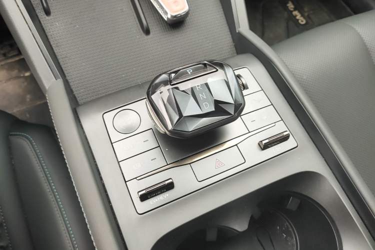 Used BYD Qin L 2024 DM-i 80KM Leading Model Gear Lever