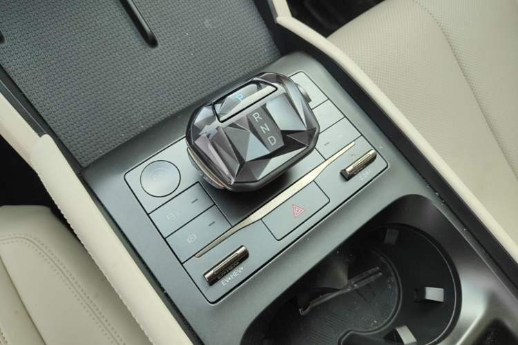 Used BYD Qin L 2024 DM-i 80KM Leading Model Gear Lever