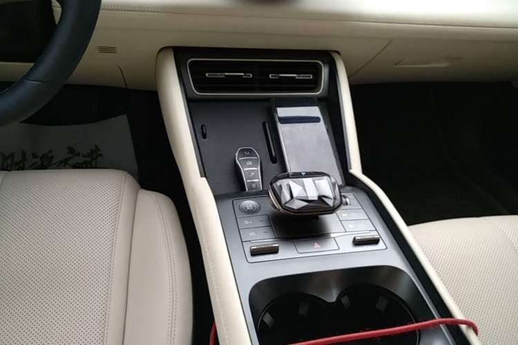 Used BYD Qin L 2024 DM-i 80KM Beyond Model Gear Lever