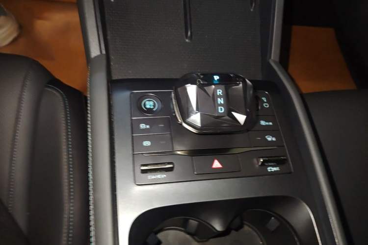 Used BYD Qin L 2024 DM-i 80KM Leading Model Gear Lever