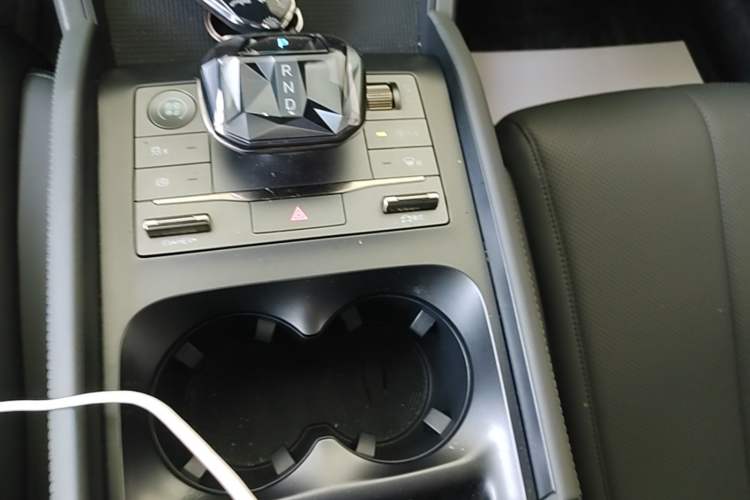Used BYD Qin L 2024 DM-i 80KM Leading Model Gear Lever