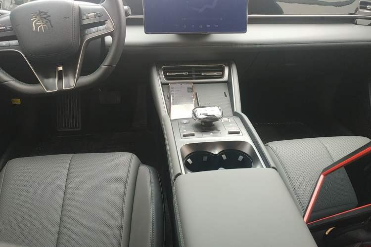 Used BYD Qin L 2024 DM-i 120KM Leading Model Gear Lever