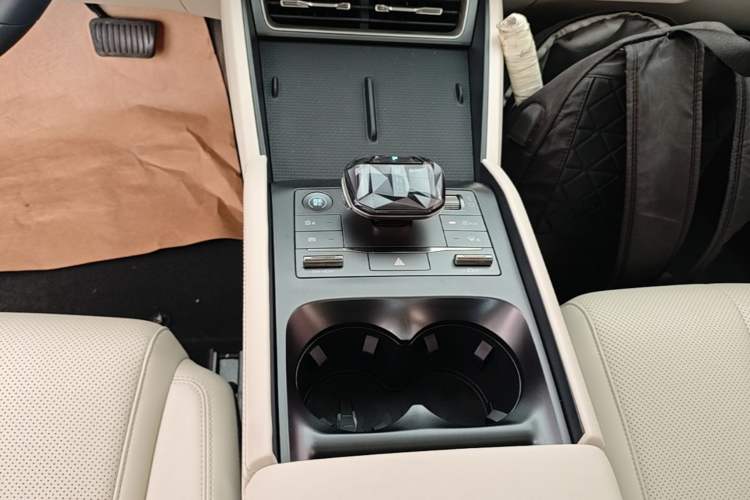 Used BYD Qin L 2024 DM-i 80KM Leading Model Gear Lever