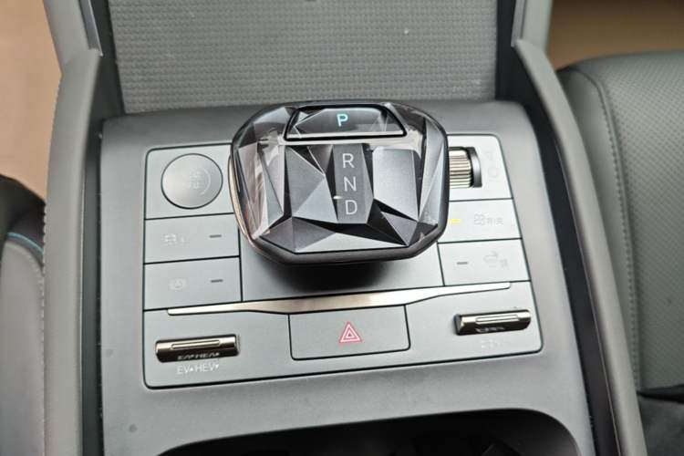 Used BYD Qin L 2024 DM-i 80KM Beyond Model Gear Lever