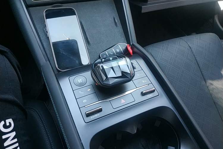 Used BYD Qin L 2024 DM-i 120KM Excellence Model Gear Lever