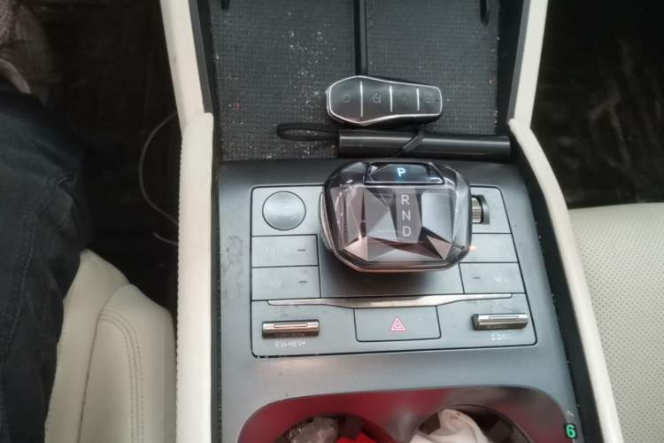 Used BYD Qin L 2024 DM-i 80KM Leading Model Gear Lever