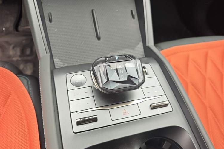 Used BYD Qin L 2024 DM-i 80KM Leading Model Gear Lever