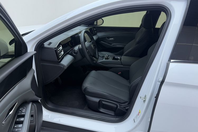 Used BYD Qin L 2024 DM-i 80KM Leading Model Interior 1