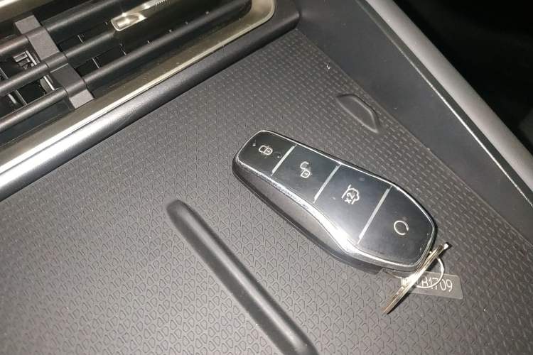 Used BYD Qin L 2024 DM-i 120KM Beyond Model Interior 1