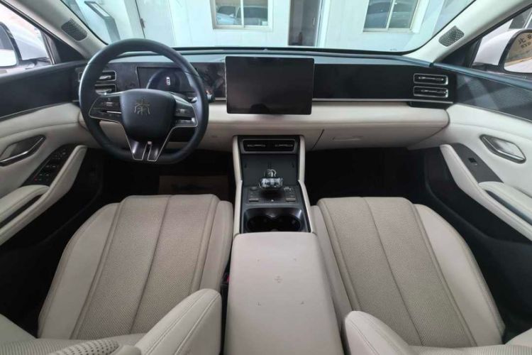 Used BYD Qin L 2024 DM-i 120KM Leading Model Interior 1