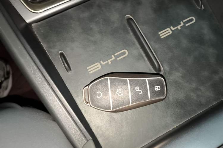 Used BYD Qin L 2024 DM-i 80KM Leading Model Interior 1