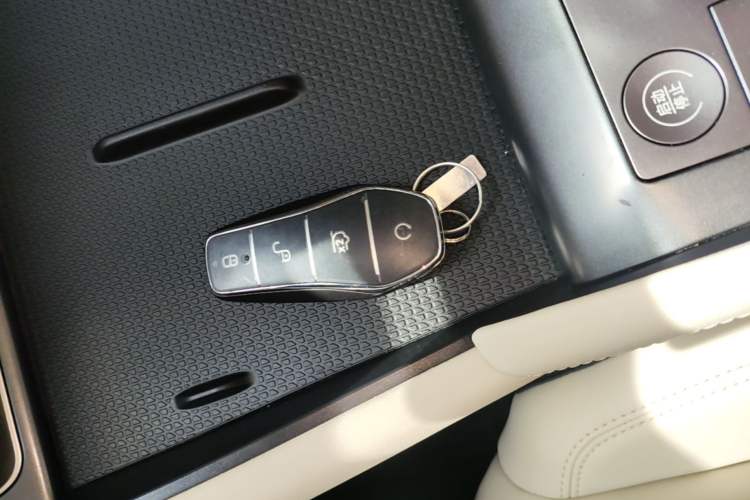 Used BYD Qin L 2024 DM-i 120KM Beyond Model Interior 1