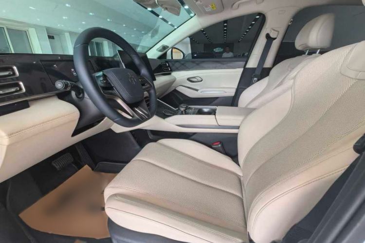 Used BYD Qin L 2024 DM-i 120KM Leading Model Interior 2