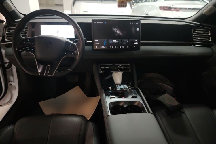 Used BYD Qin L 2024 DM-i 120KM Beyond Model Interior 2