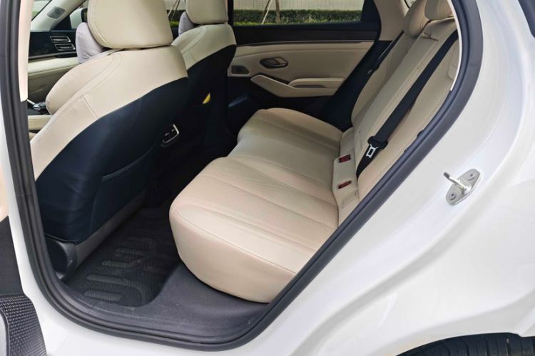 Used BYD Qin L 2024 DM-i 120KM Beyond Model Interior 3
