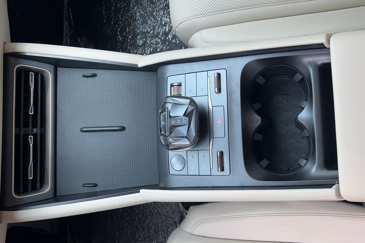 Used BYD Qin L 2024 DM-i 120KM Leading Model Interior 3