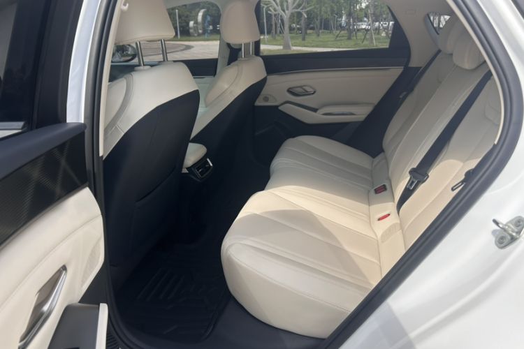 Used BYD Qin L 2024 DM-i 80KM Leading Model Interior 3