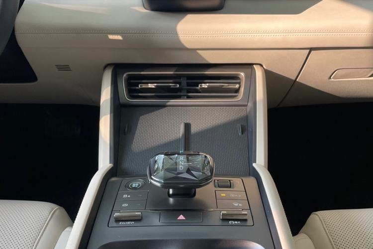 Used BYD Qin L 2024 DM-i 80KM Leading Model Interior 4