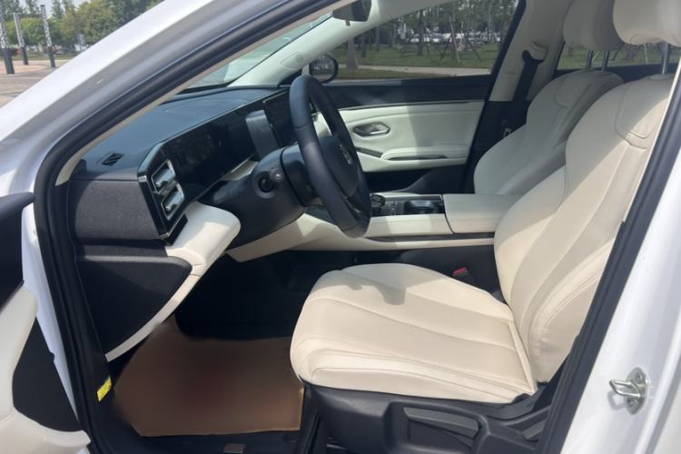 Used BYD Qin L 2024 DM-i 80KM Leading Model Interior 4