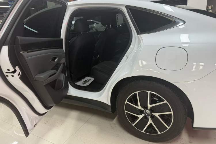 Used BYD Qin L 2024 DM-i 120KM Beyond Model Interior 5