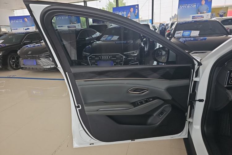 Used BYD Qin L 2024 DM-i 120KM Leading Model Interior 7