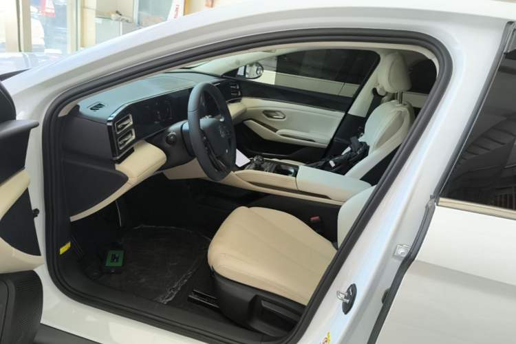 Used BYD Qin L 2024 DM-i 80KM Leading Model Left Front Seat