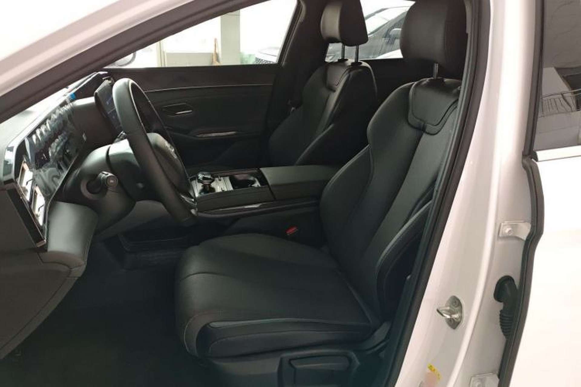 Used BYD Qin L 2024 DM-i 80KM Leading Model Left Front Seat