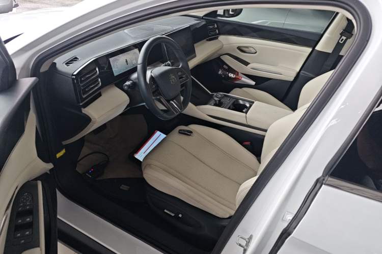 Used BYD Qin L 2024 DM-i 120KM Beyond Model Left Front Seat