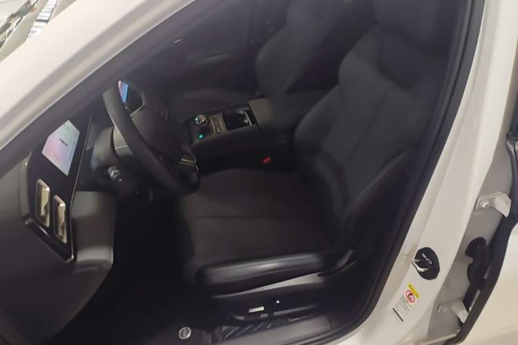 Used BYD Qin L 2024 DM-i 120KM Leading Model Left Front Seat