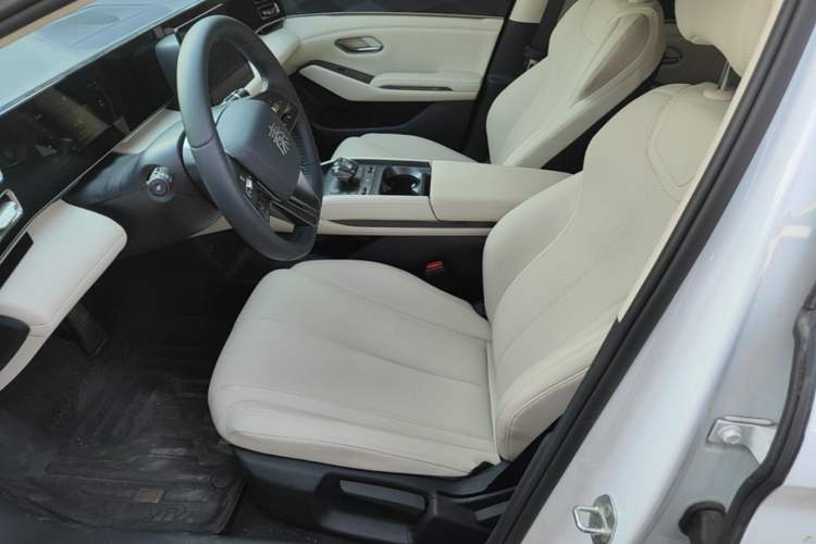 Used BYD Qin L 2024 DM-i 80KM Leading Model Left Front Seat