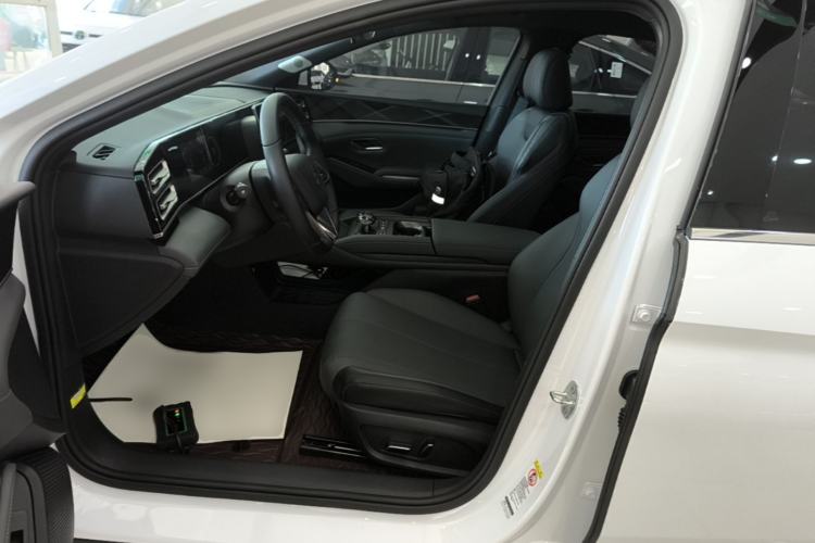 Used BYD Qin L 2024 DM-i 120KM Leading Model Left Front Seat