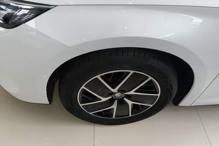Used BYD Qin L 2024 DM-i 120KM Beyond Model Left Front Wheel Hub