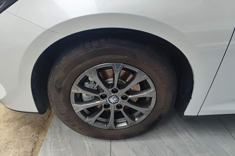 Used BYD Qin L 2024 DM-i 80KM Leading Model Left Front Wheel Hub