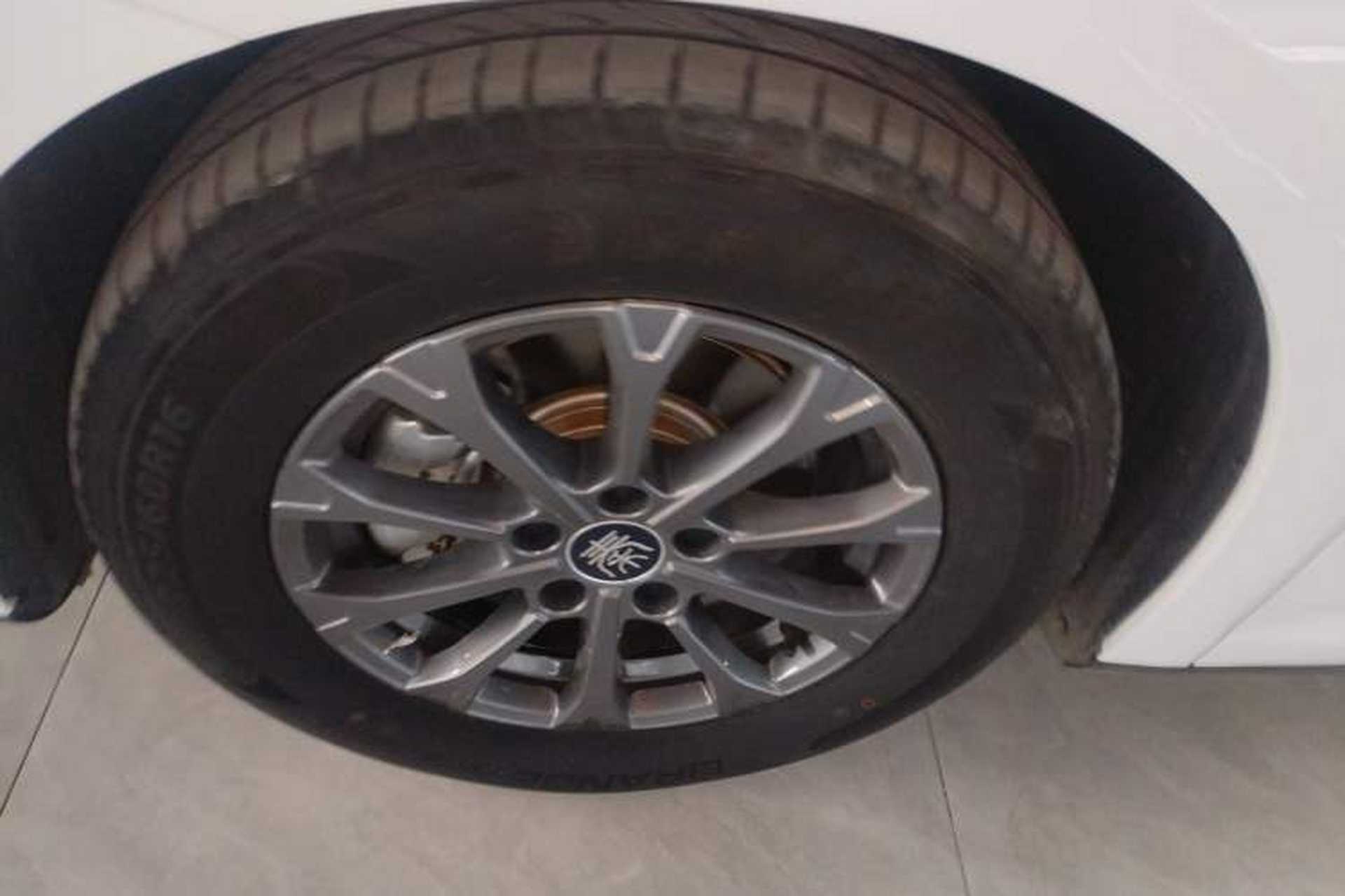 Used BYD Qin L 2024 DM-i 80KM Leading Model Left Front Wheel Hub