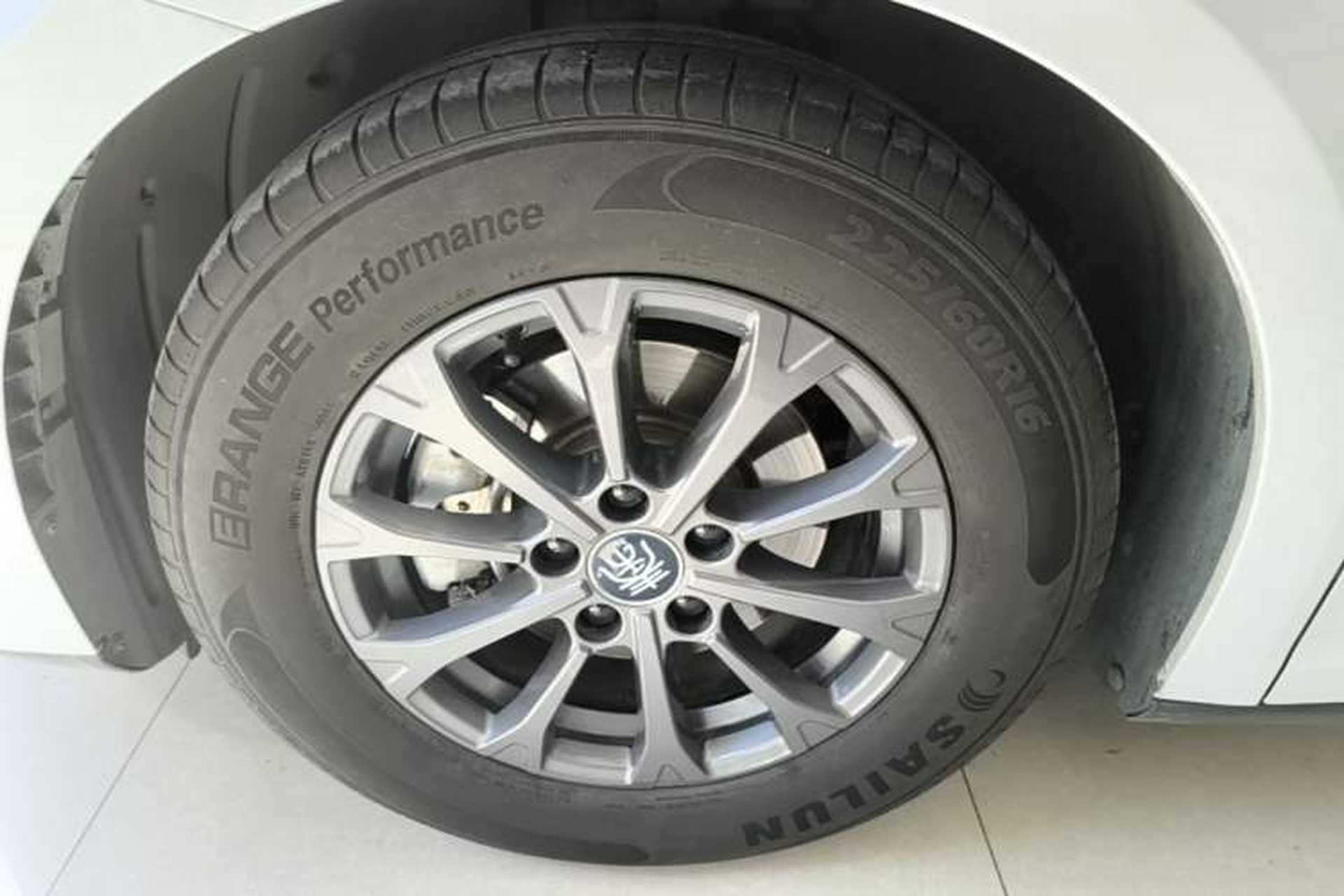 Used BYD Qin L 2024 DM-i 80KM Leading Model Left Front Wheel Hub