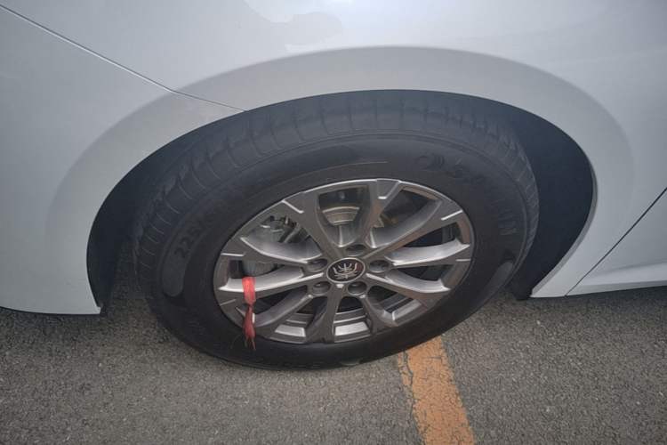 Used BYD Qin L 2024 DM-i 80KM Leading Model Left Front Wheel Hub