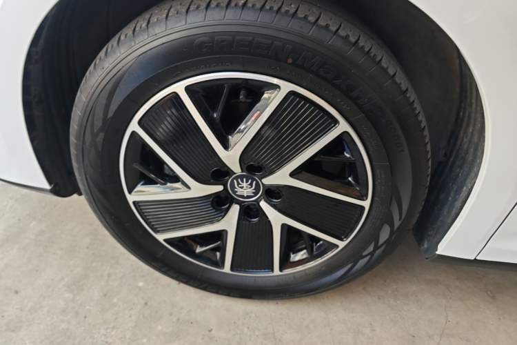 Used BYD Qin L 2024 DM-i 120KM Leading Model Left Front Wheel Hub