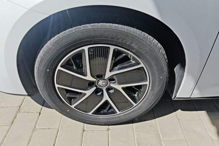 Used BYD Qin L 2024 DM-i 120KM Leading Model Left Front Wheel Hub