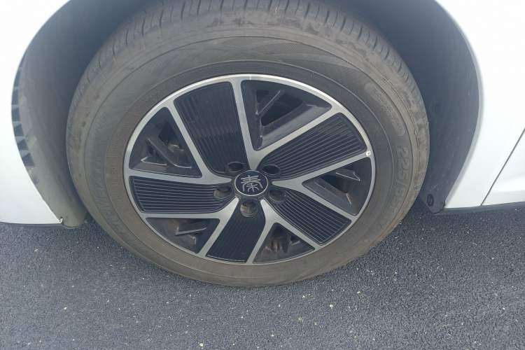 Used BYD Qin L 2024 DM-i 120KM Leading Model Left Front Wheel Hub
