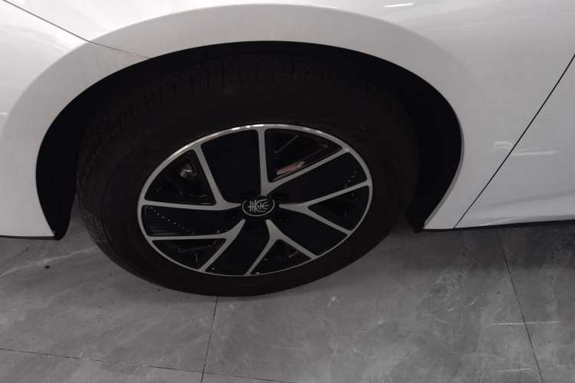 Used BYD Qin L 2024 DM-i 120KM Leading Model Left Front Wheel Hub