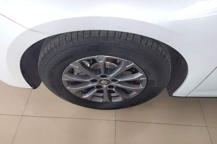 Used BYD Qin L 2024 DM-i 80KM Leading Model Left Front Wheel Hub