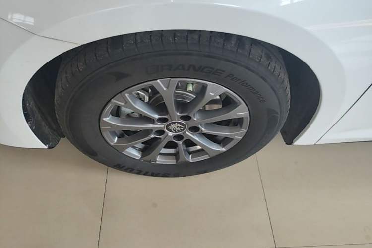 Used BYD Qin L 2024 DM-i 80KM Leading Model Left Front Wheel Hub