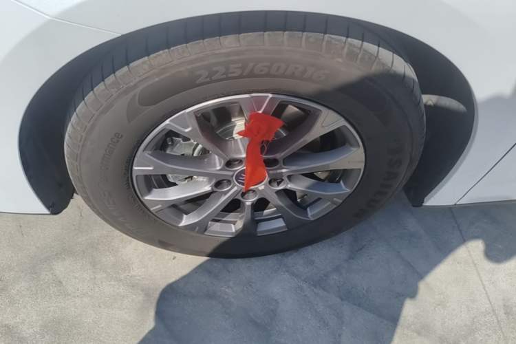 Used BYD Qin L 2024 DM-i 80KM Leading Model Left Front Wheel Hub